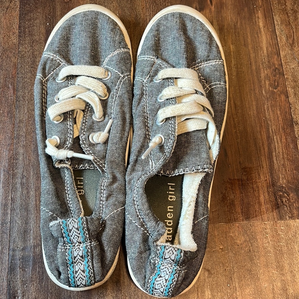 Madden Girl Grey Slip On 7.5
